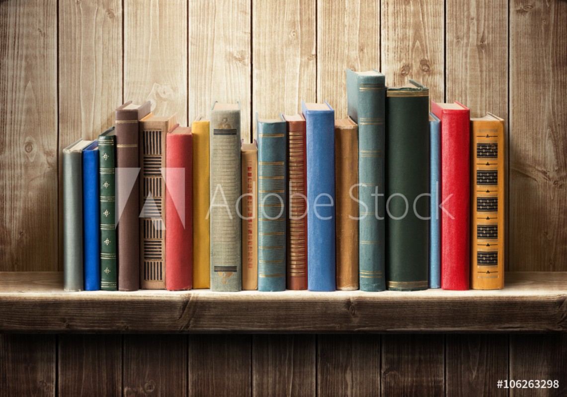 Bild på Books on the shelf
